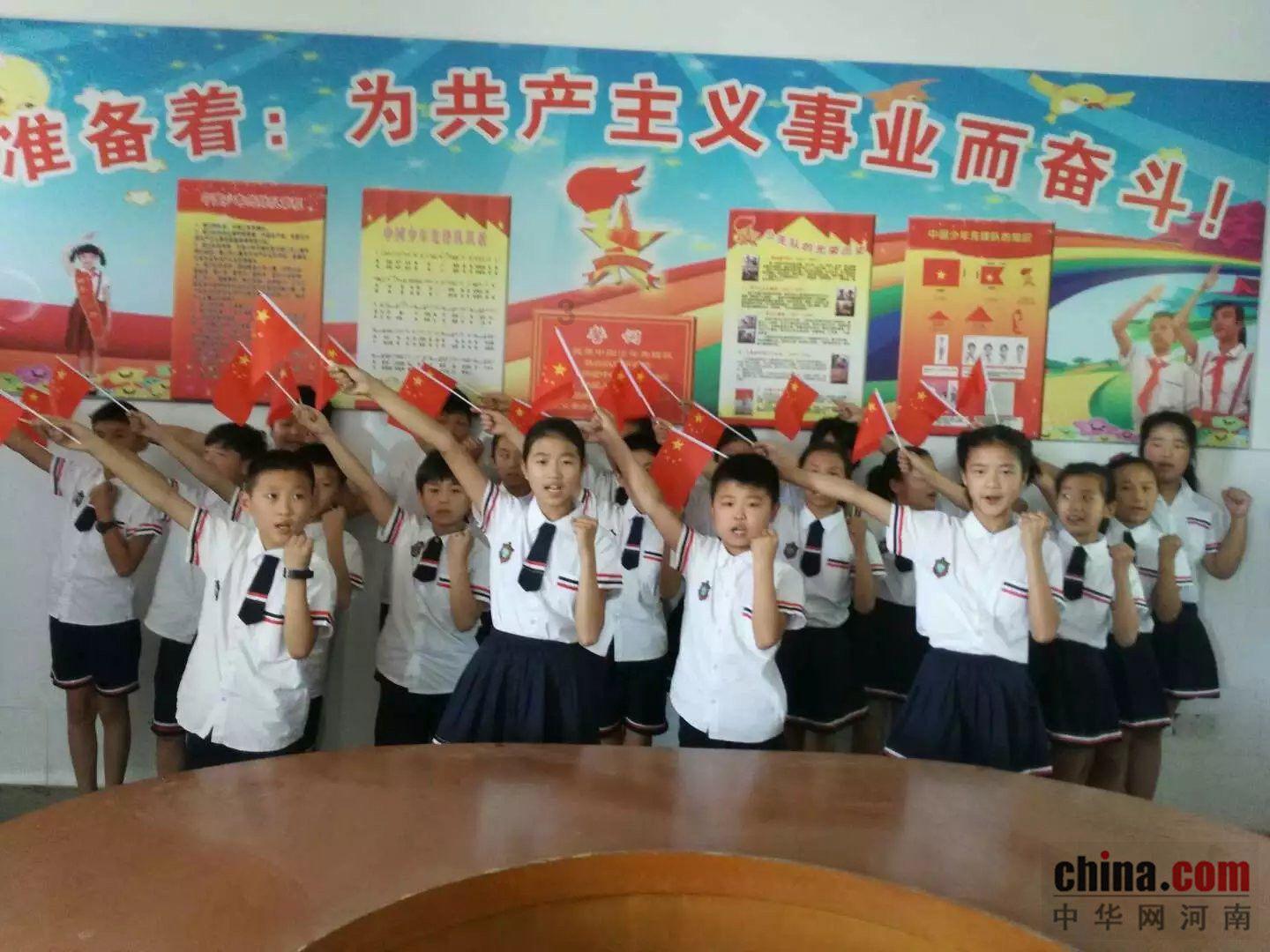 2016年，女弃婴将智障养父告上法庭：解除父女关系，法庭：同意
